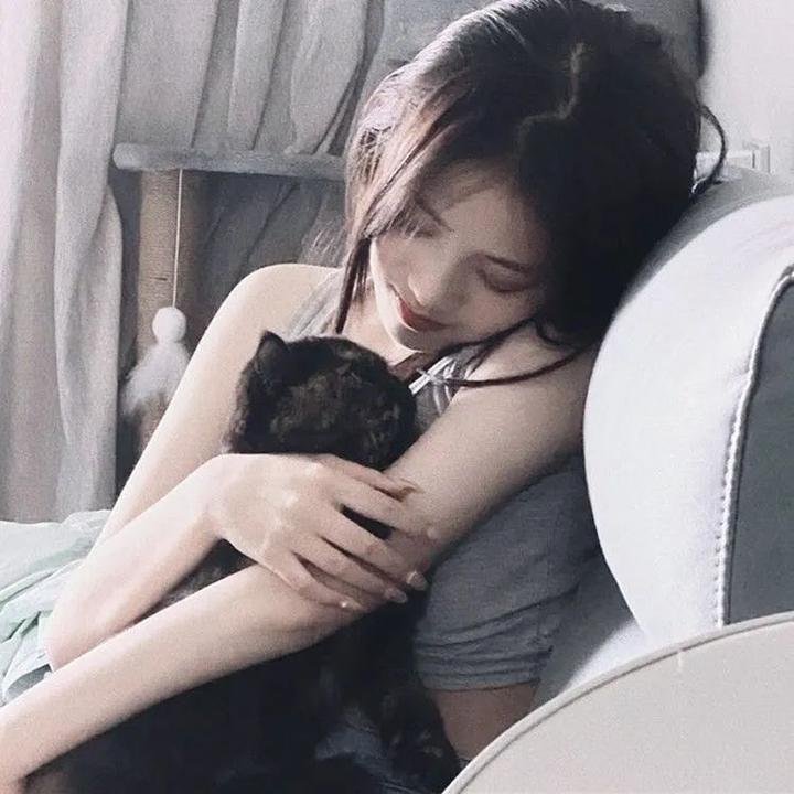 疯疯癫癫的阿兹洛